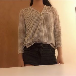 Thin cream patterned blouse 💕